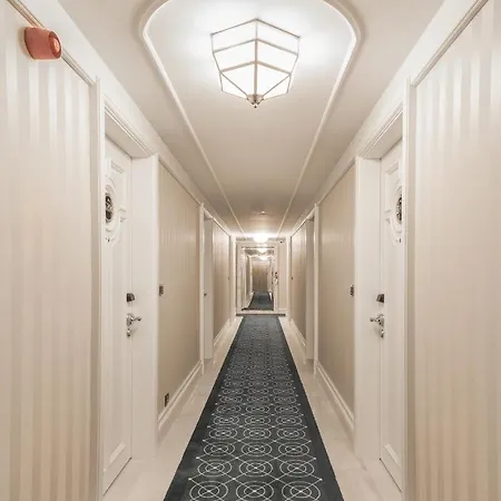 Metropolitan Taksim 4*