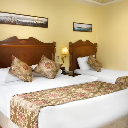 Western Empire Palace & Hotel 4*