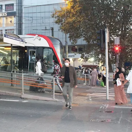 Falcon מלון 2*
