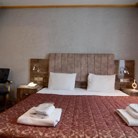 Grand Ambiance Hotel 2*