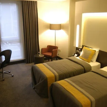Hotel Caratpark Taksim 4*