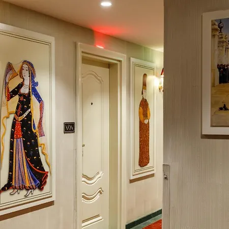Hotel Amira 4*