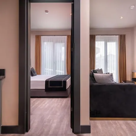 Hotel Menalo Premium Airport 5*