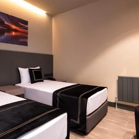 Hotel Menalo Premium Airport 5*