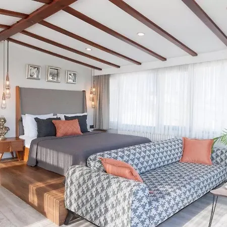 Romantic Hotel 3*