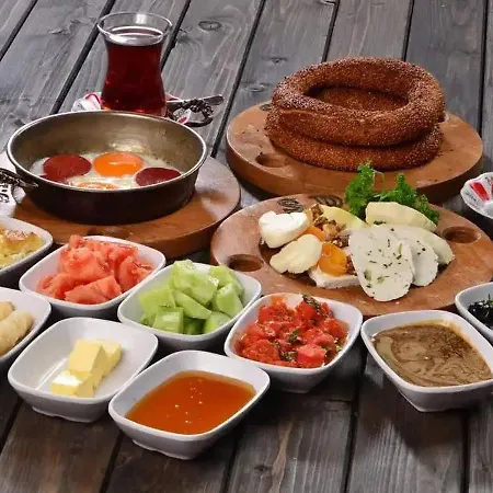 Alyon Taksim 3*