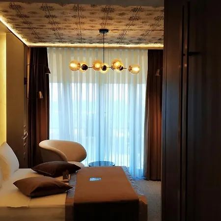 Hotel Tonight Port Istanbul
