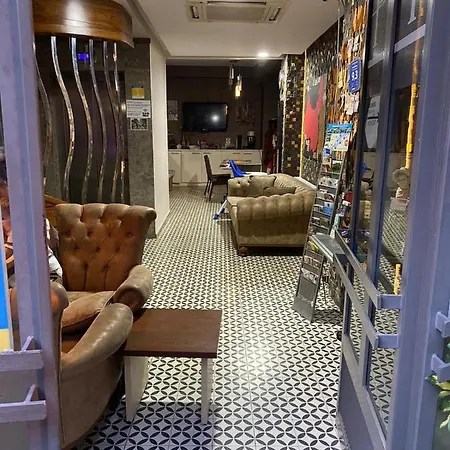 Grand Loft *