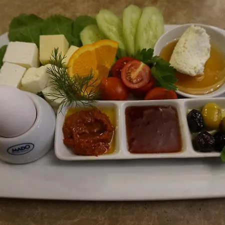 Empire Hotel 3*