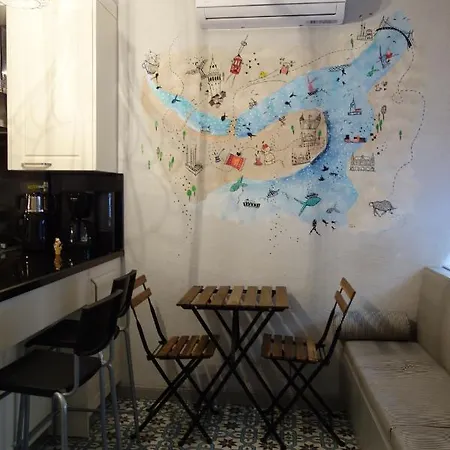 Tilas - In 19th Century Wooden Townhouse,kadikoy Hotel