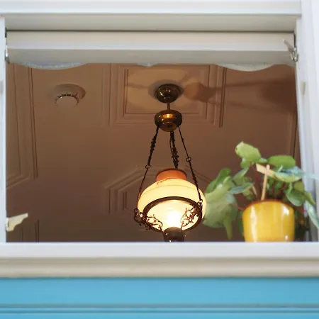 Tilas - In 19th Century Wooden Townhouse,kadikoy *