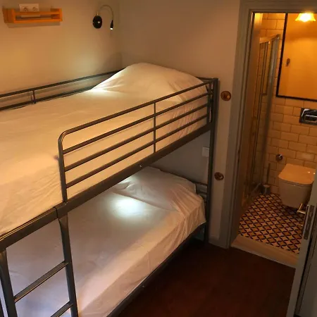 Hotel Tilas - In 19th Century Wooden Townhouse,kadikoy