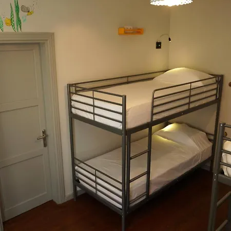 Hotel Tilas - In 19th Century Wooden Townhouse,kadikoy
