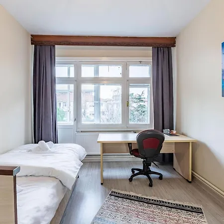Apartment Charming Surrounded By Vibrant Attractions In Kadikoy