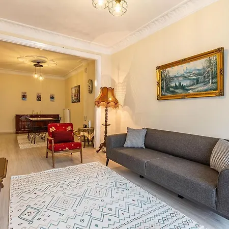 Apartment Charming Surrounded By Vibrant Attractions In Kadikoy *