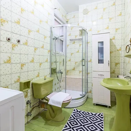 Apartment Charming Surrounded By Vibrant Attractions In Kadikoy