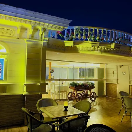 White House Hotel 4*