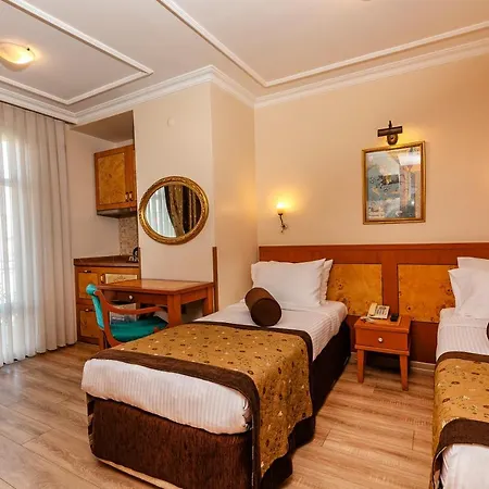 Hotel Santa Ottoman