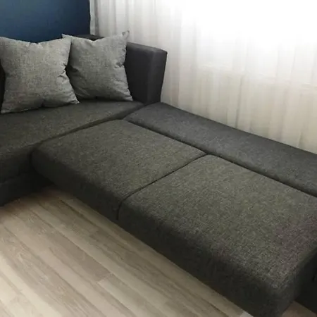 Small Semi Basement Floor Apartamento *
