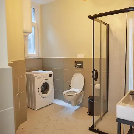 Apartament Great View Of Taksim Square, Luxury Furnished On Main Street Of Taksim, Partial Sea View