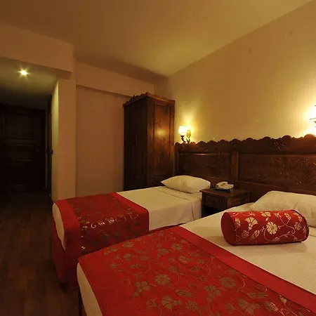 Santa Pera Otel 2*