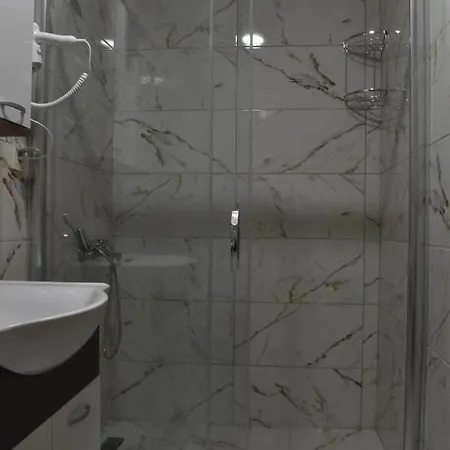 Mia Aparthotel 2*