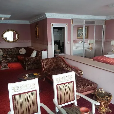 Sozbir Royal Hotel 3*