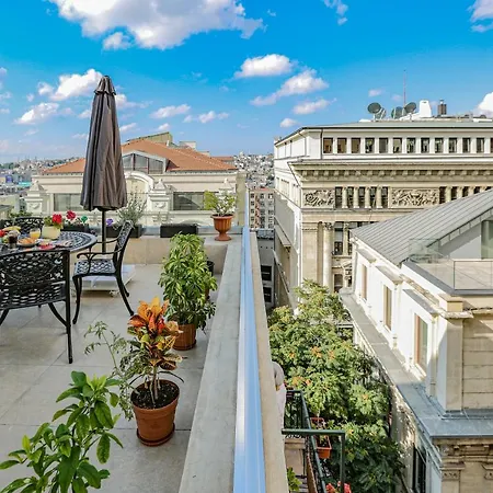 No 8 Galata Apartment
