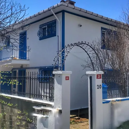 5 Star Luxury Private Detached House & Private Garden & Bbq
