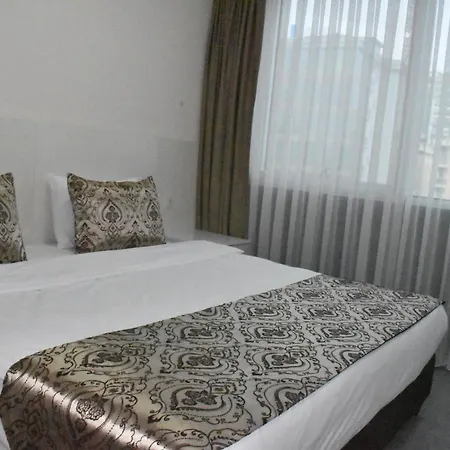 Mia Aparthotel