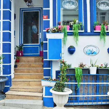 Ξενοδοχείο La Petite Maison 2*