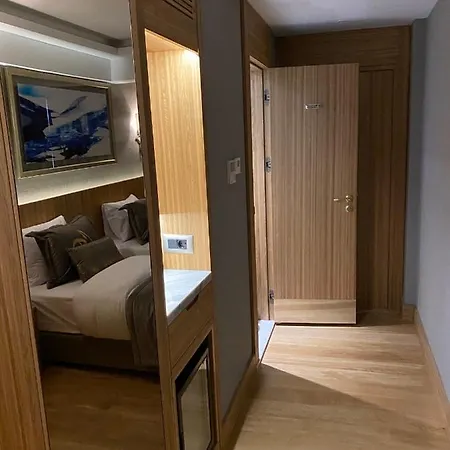 Hotel Lady Diana 4*