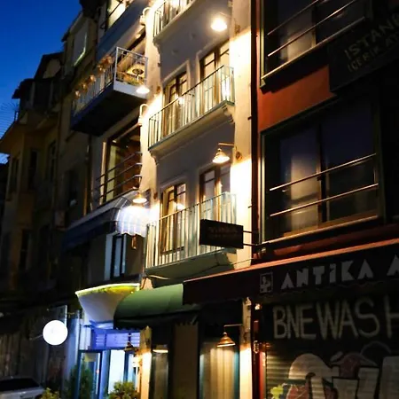 Fanus Karakoey Hotel *