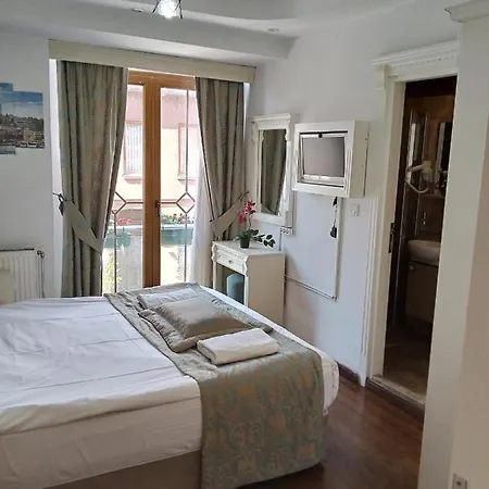 La Petite Maison 2*