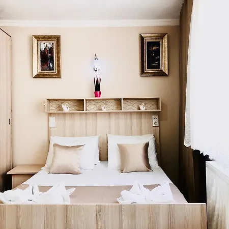 Hotel Carvan 2*