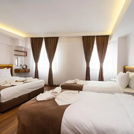 Hotel Castillo Rojo 3*