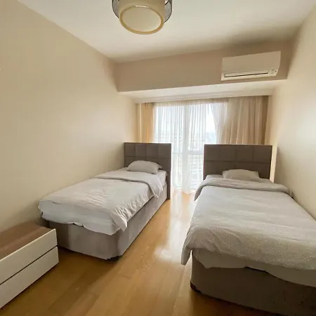 Apartment Venezia Mega *