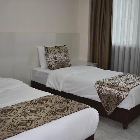 Mia Aparthotel 2*