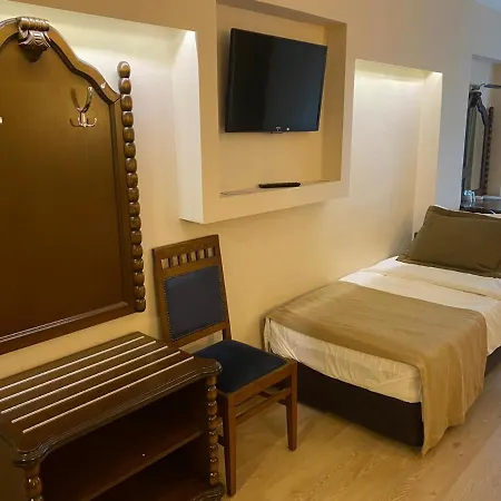 Bueyuek Levent * Istanbul