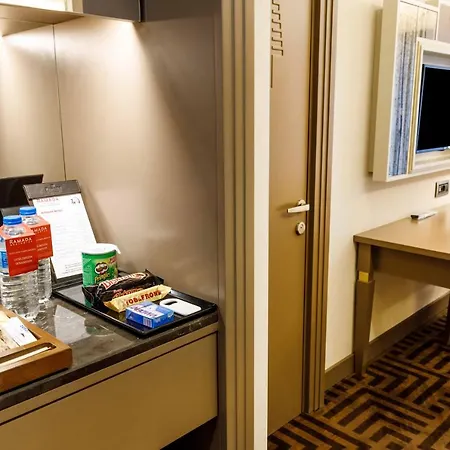 Ramada By Wyndham Istanbul Golden Horn 4*