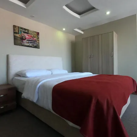 Cnr Airport Apartment