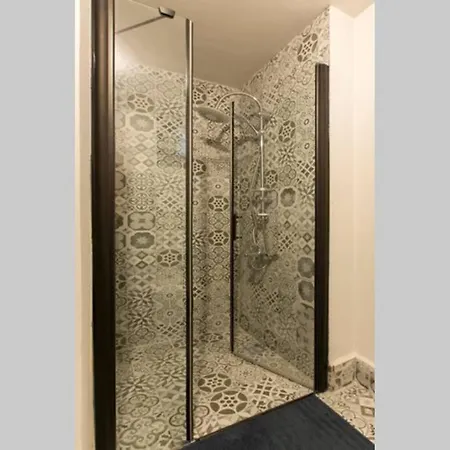 Centrally Located Huge In Cihangir Appartement Istambul