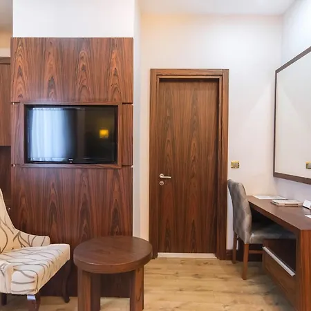 Midmar Deluxe 4*