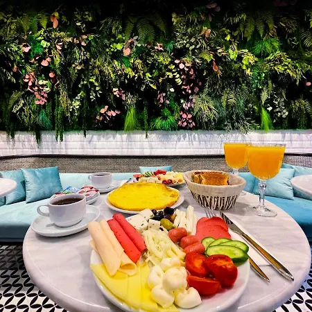 فندق Weingart 4*