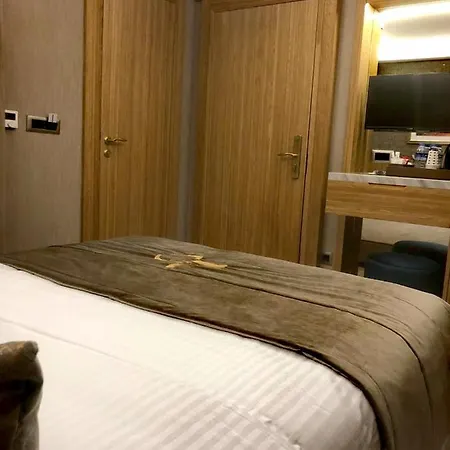Lady Diana Hotel 4*