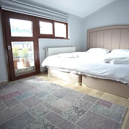 Aras Apartment