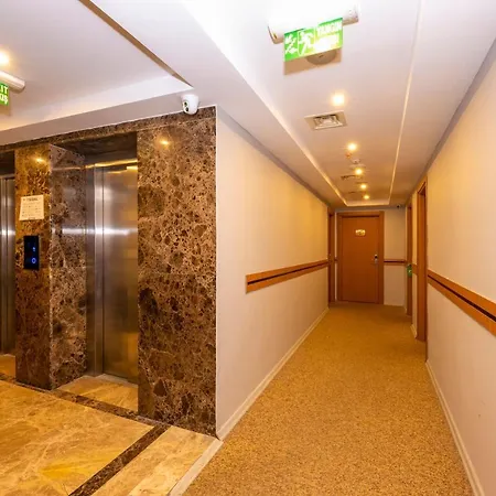 Отель Grand Palace 3*