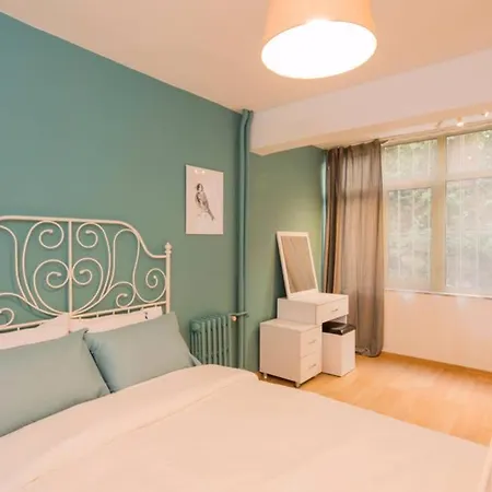 Appartement Centrally Located Huge In Cihangir