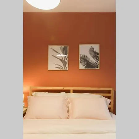 Centrally Located Huge In Cihangir Appartement Istambul