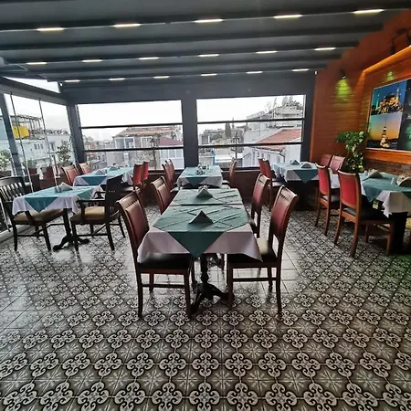 Agora Boutique & Bistro Hotel 3*
